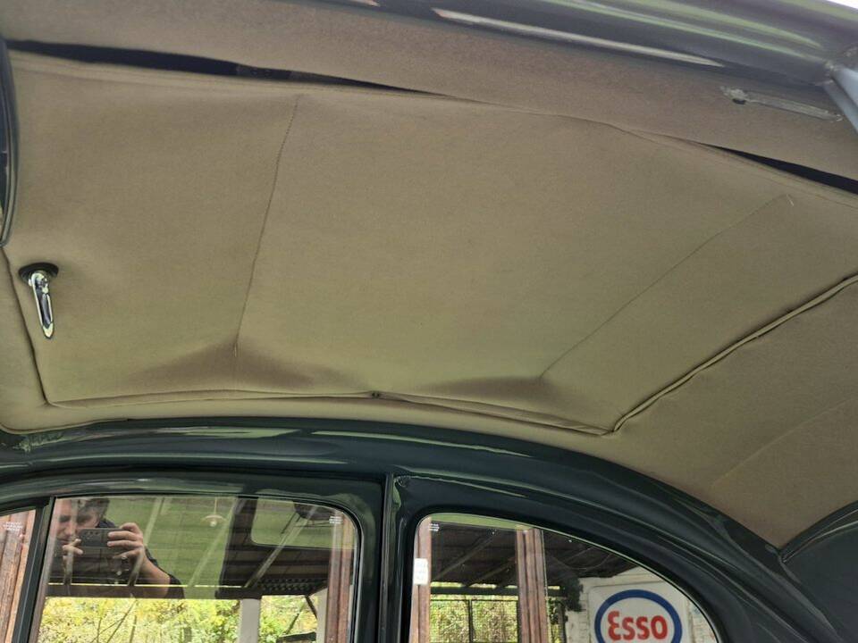 Image 30/52 of Volkswagen Beetle 1200 Standard "Oval" (1957)