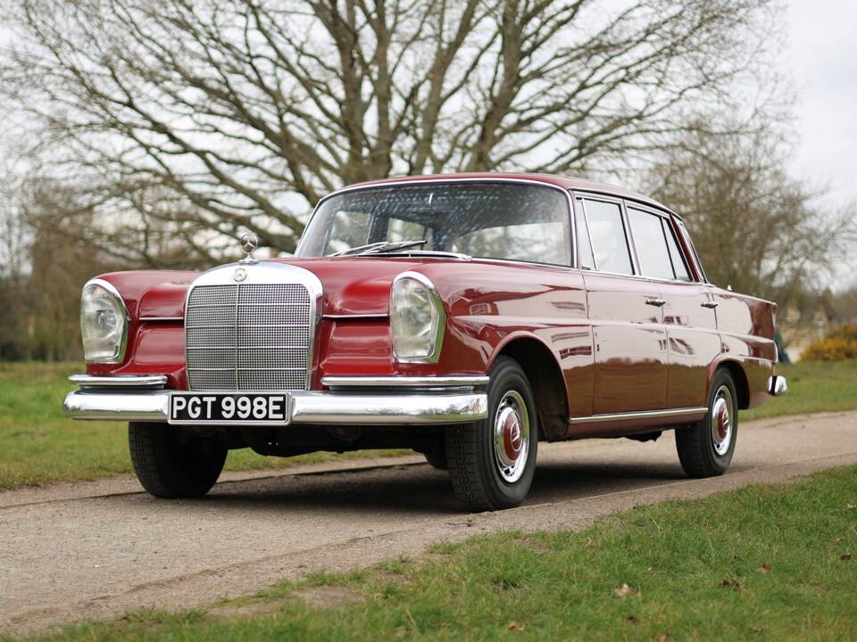 Image 1/50 of Mercedes-Benz 220 (1967)