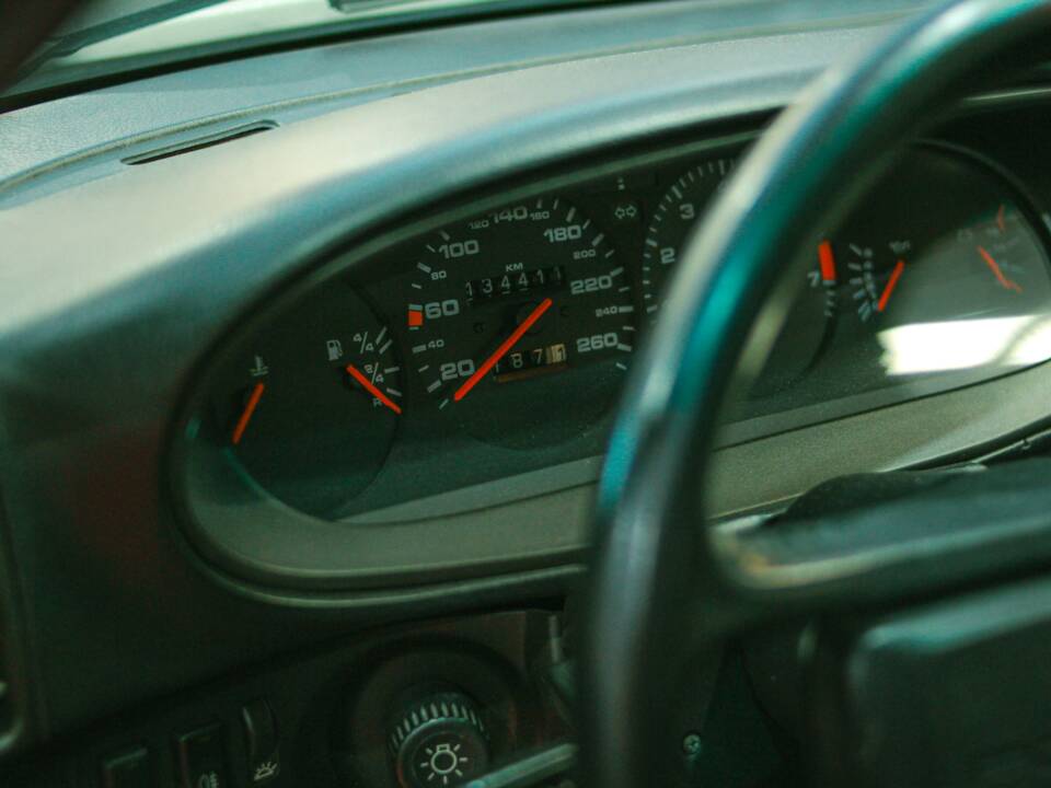 Image 23/45 of Porsche 944 S2 (1989)