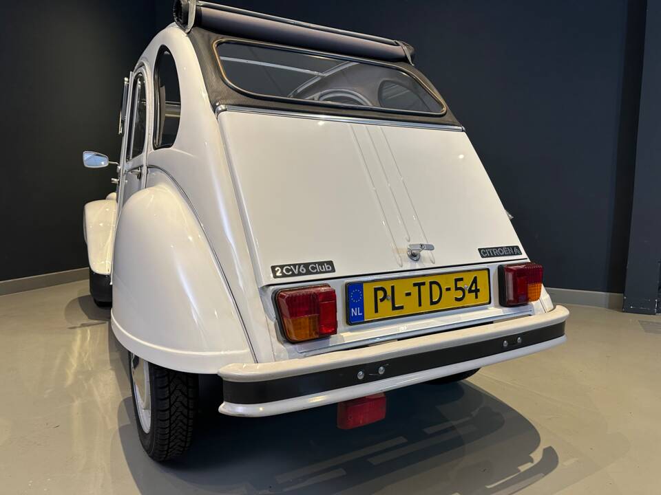 Image 30/30 of Citroën 2 CV 6 Club (1990)