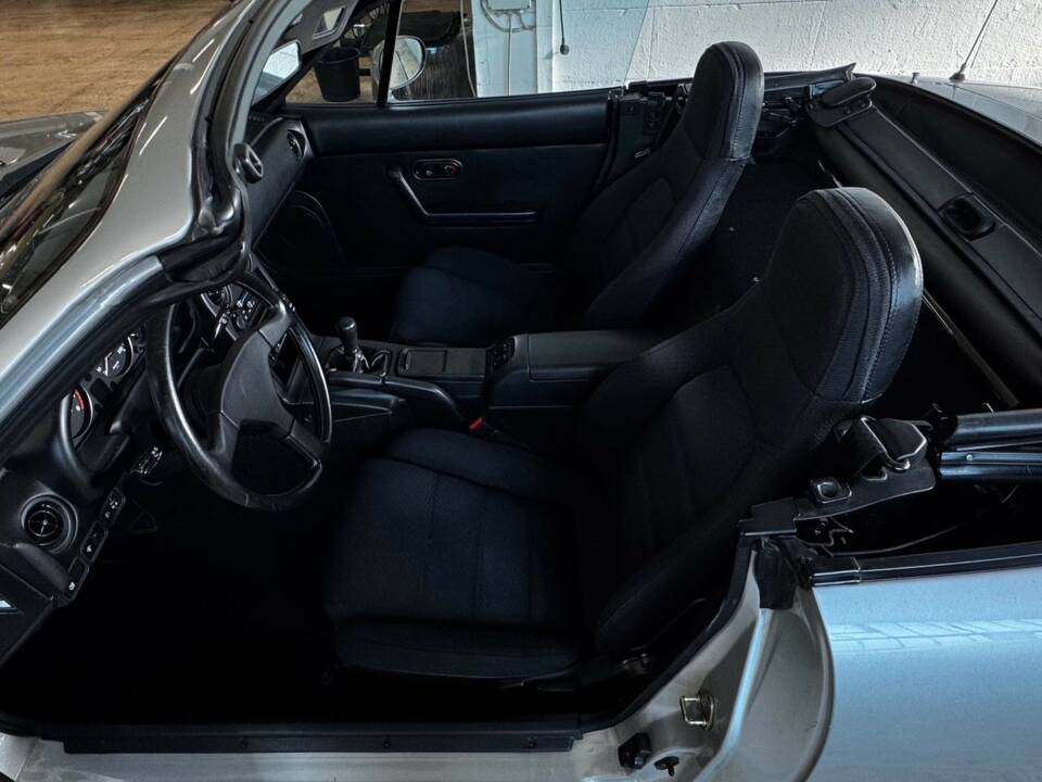Image 16/18 of Mazda MX-5 1.6 (1992)