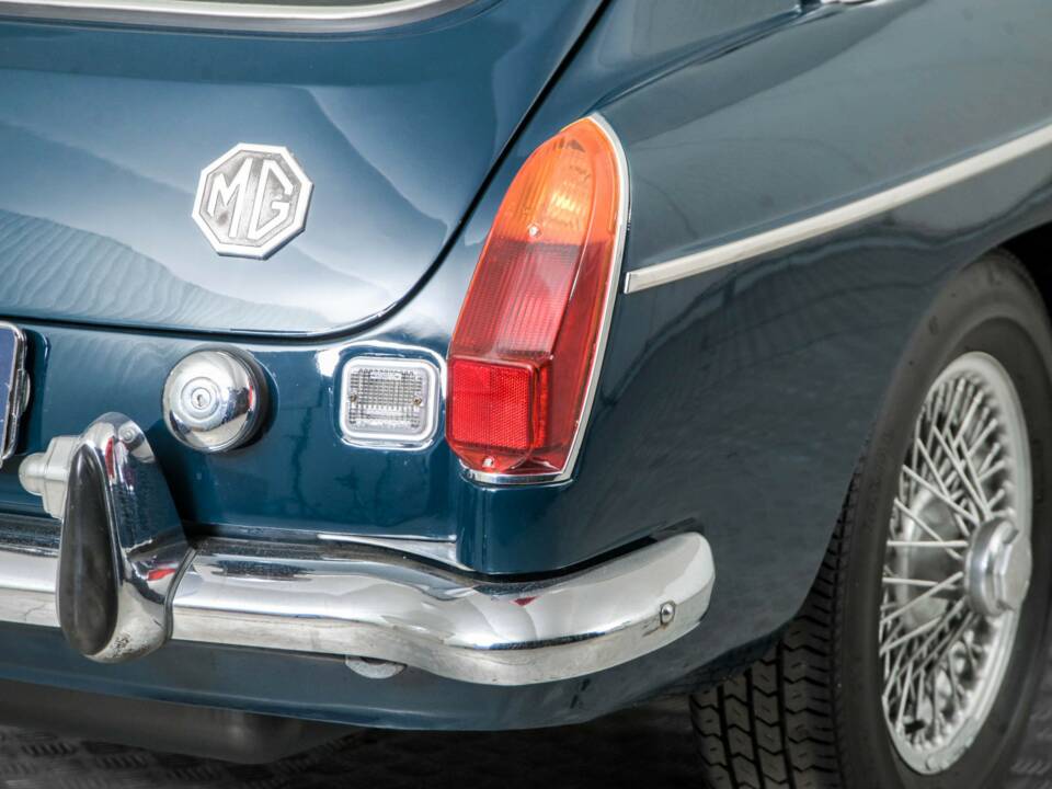Bild 30/50 von MG MGB GT (1972)
