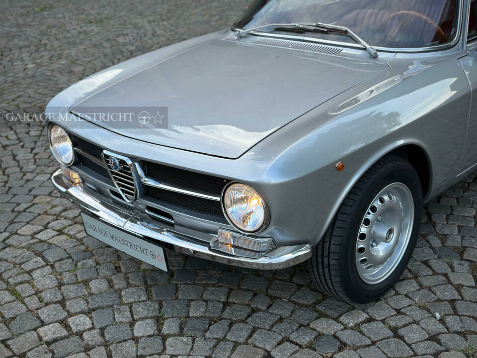 Afbeelding 6/84 van Alfa Romeo Giulia 1600 GT Junior (1972)