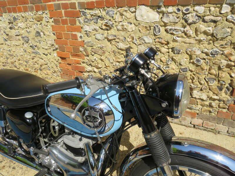Image 5/45 of BSA A 10 Rocket Gold Star (1963)