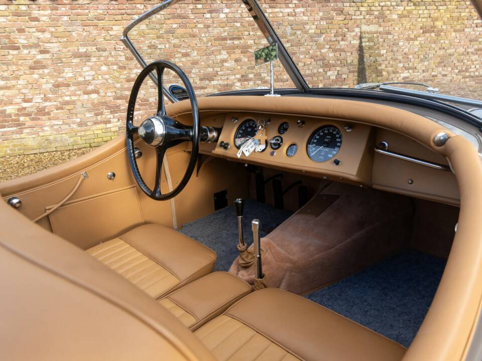 Image 20/50 of Jaguar XK 120 OTS (1952)
