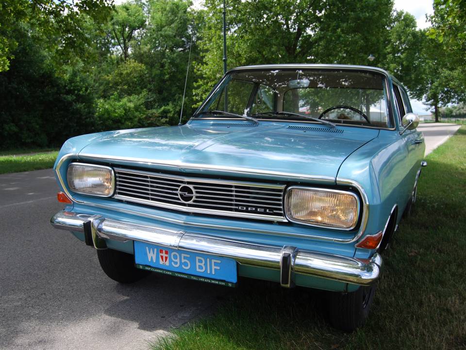 Afbeelding 6/36 van Opel Rekord 1700S (1966)