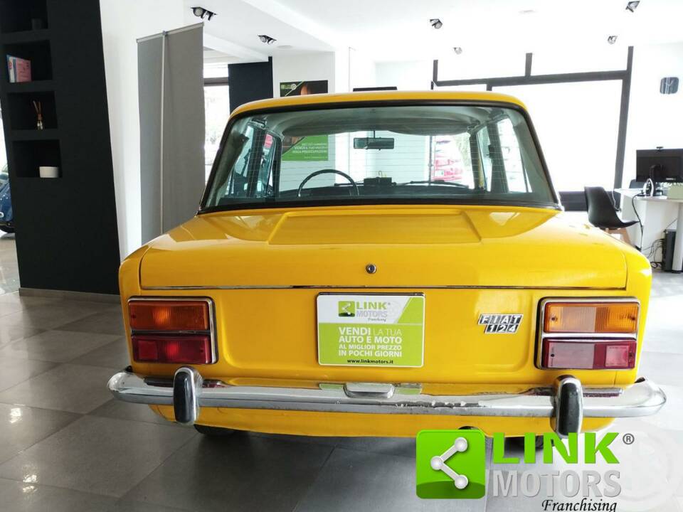 Image 4/10 de FIAT 124 (1974)