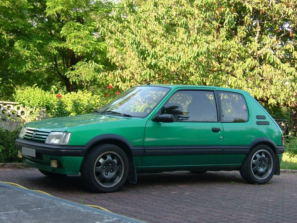 Bild 1/22 von Peugeot 205 GTi 1.9 (1990)