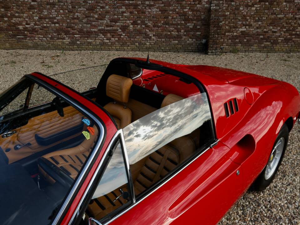 Image 43/50 of Ferrari Dino 246 GTS (1974)