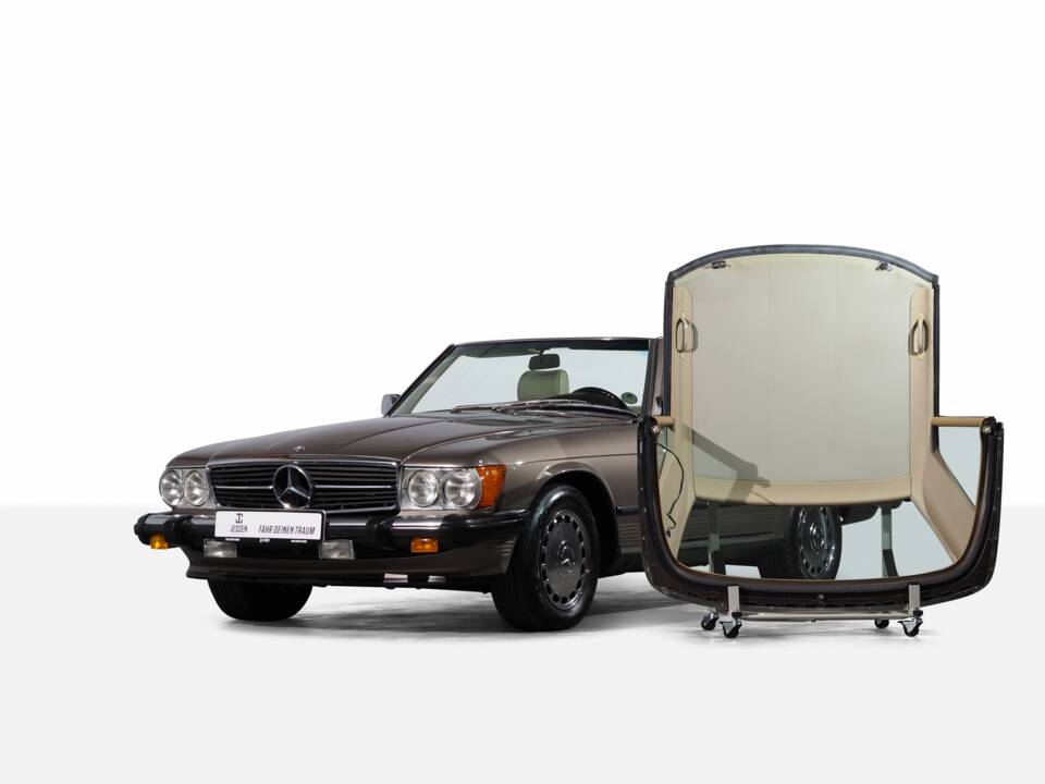 Image 7/50 of Mercedes-Benz 560 SL (1988)