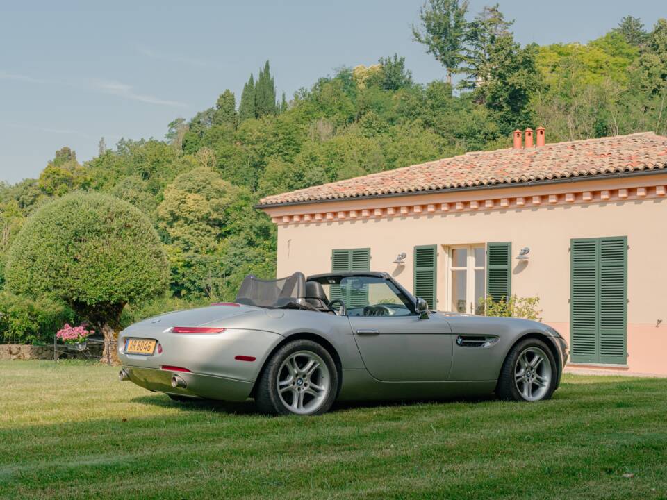 Image 86/185 of BMW Z8 (2001)