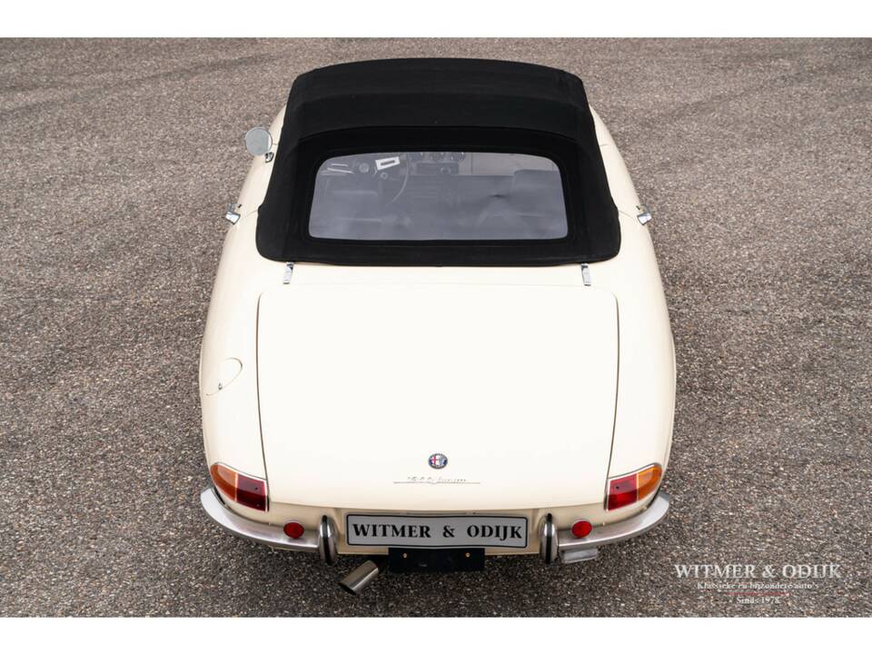 Image 15/24 de Alfa Romeo 1300 Spider Junior (1969)