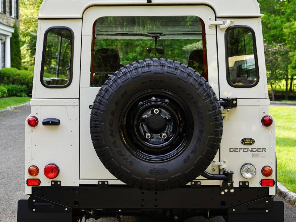 Image 6/96 of Land Rover Defender 90 (1995)