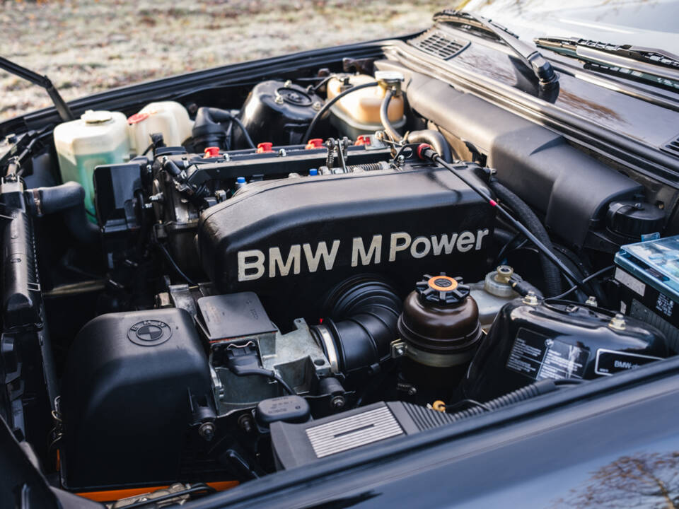 Image 3/50 of BMW M3 Sport Evo (1990)