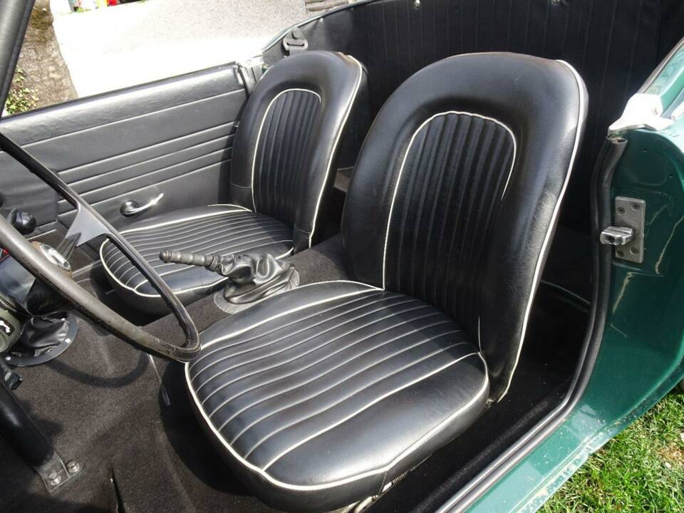 Image 12/49 of Triumph Spitfire Mk II (1965)