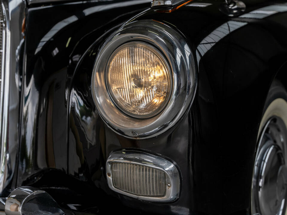 Image 20/54 of Mercedes-Benz 300 d (1958)