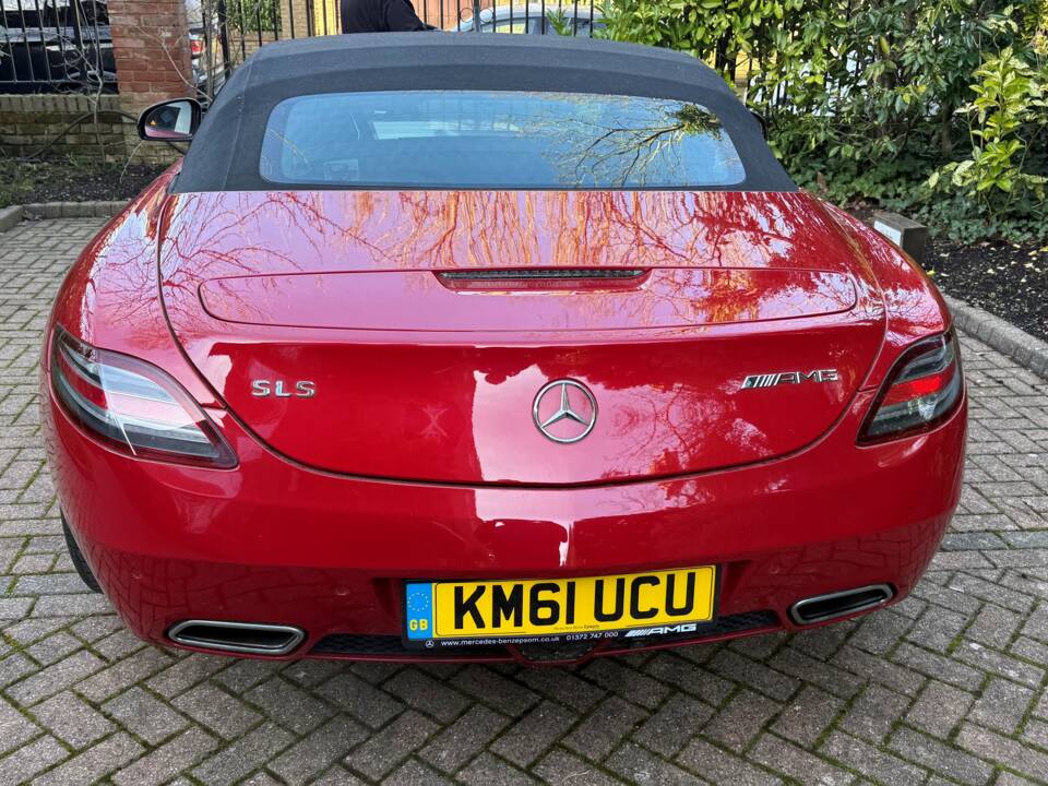 Afbeelding 4/6 van Mercedes-Benz SLS AMG Roadster (2011)