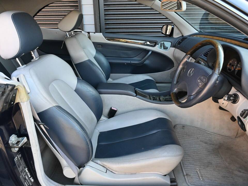 Image 48/50 of Mercedes-Benz CLK 230 Kompressor (2002)