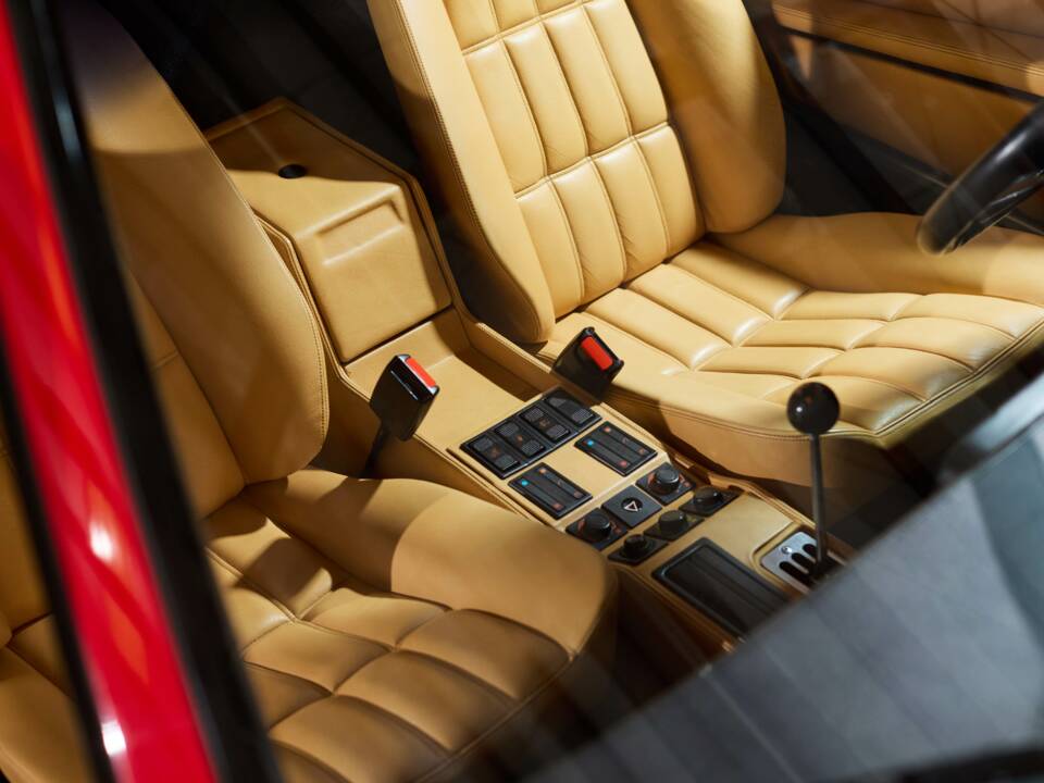 Image 56/79 of Ferrari 328 GTB (1985)