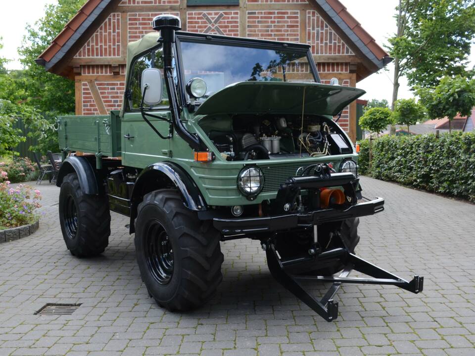 Image 62/71 of Mercedes-Benz Unimog U52 (1983)