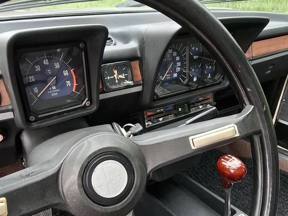 Image 10/13 of Alfa Romeo GTV 2.0 (1981)