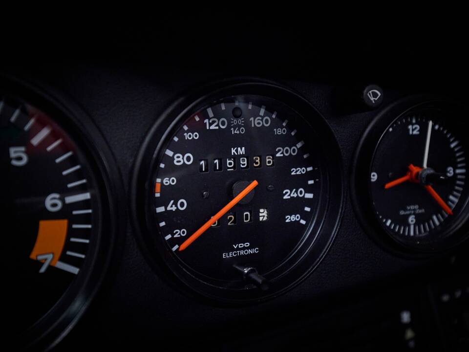 Immagine 65/96 di Porsche 911 Speedster 3.2 (1989)