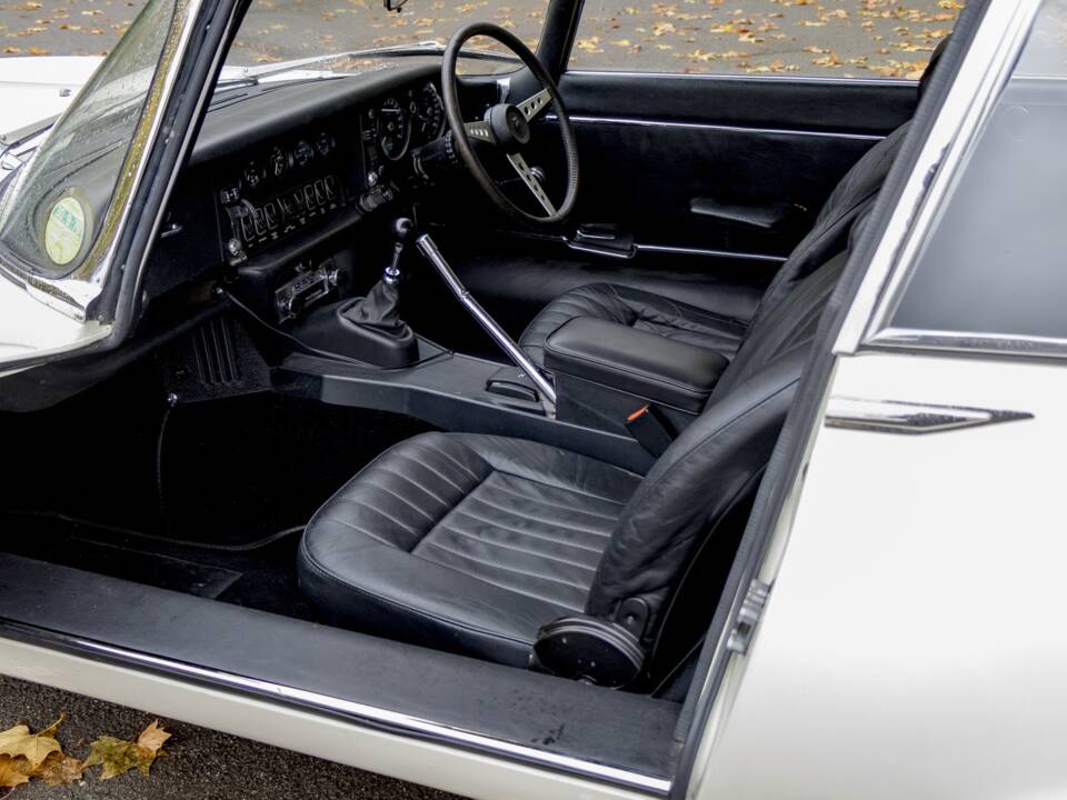 Image 44/50 de Jaguar Type E V12 (2+2) (1972)