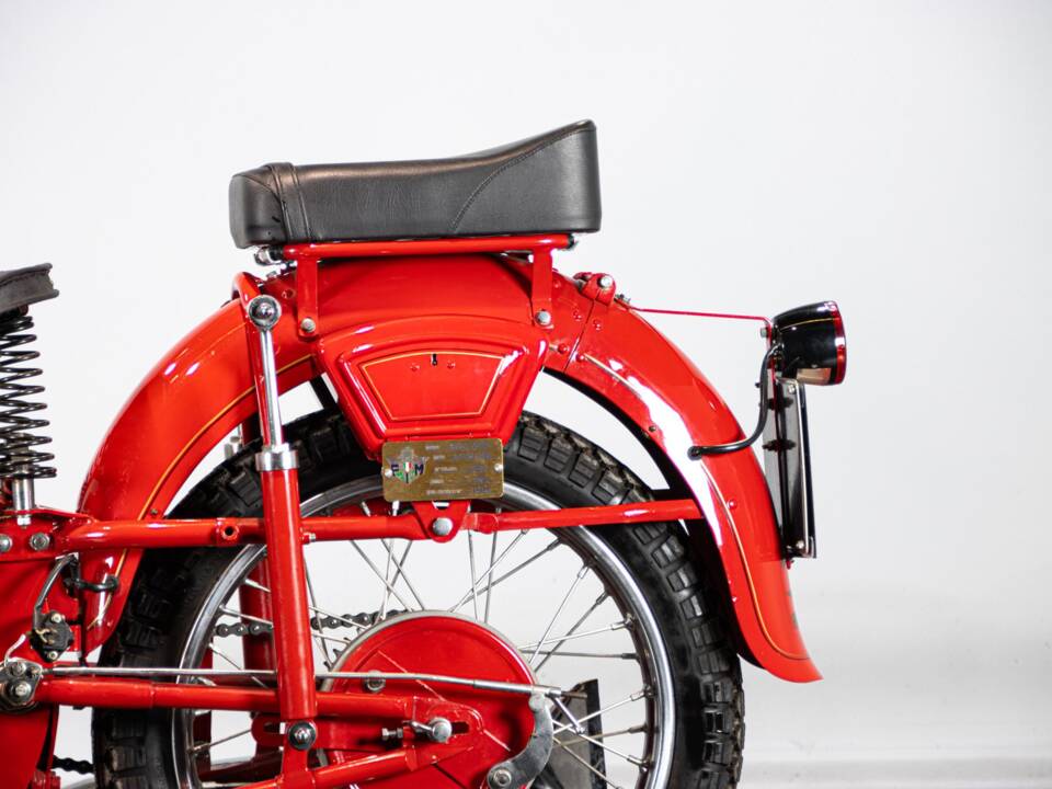 Immagine 37/50 di Moto Guzzi Astore (1952)