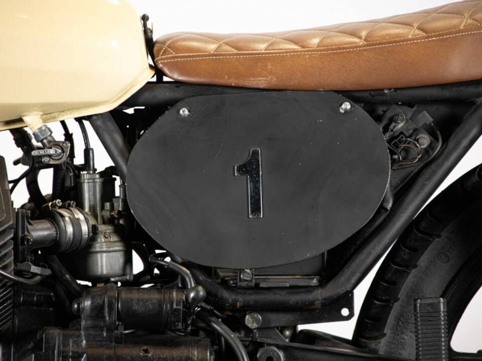 Image 21/50 of Moto Guzzi V 35 Imola II (1983)