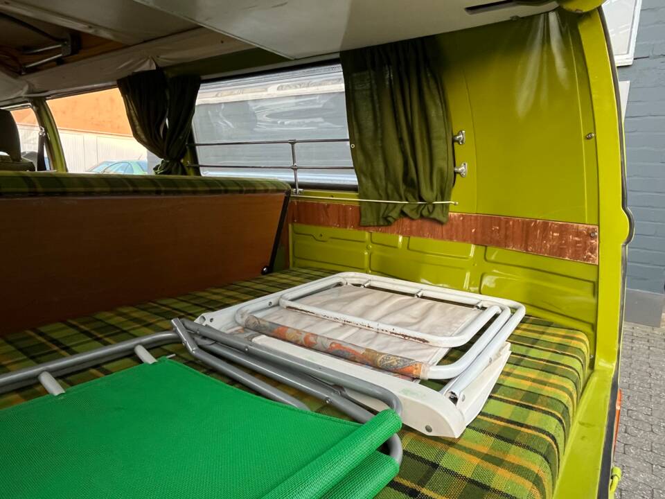 Image 28/57 of Volkswagen T2b Westfalia (1978)