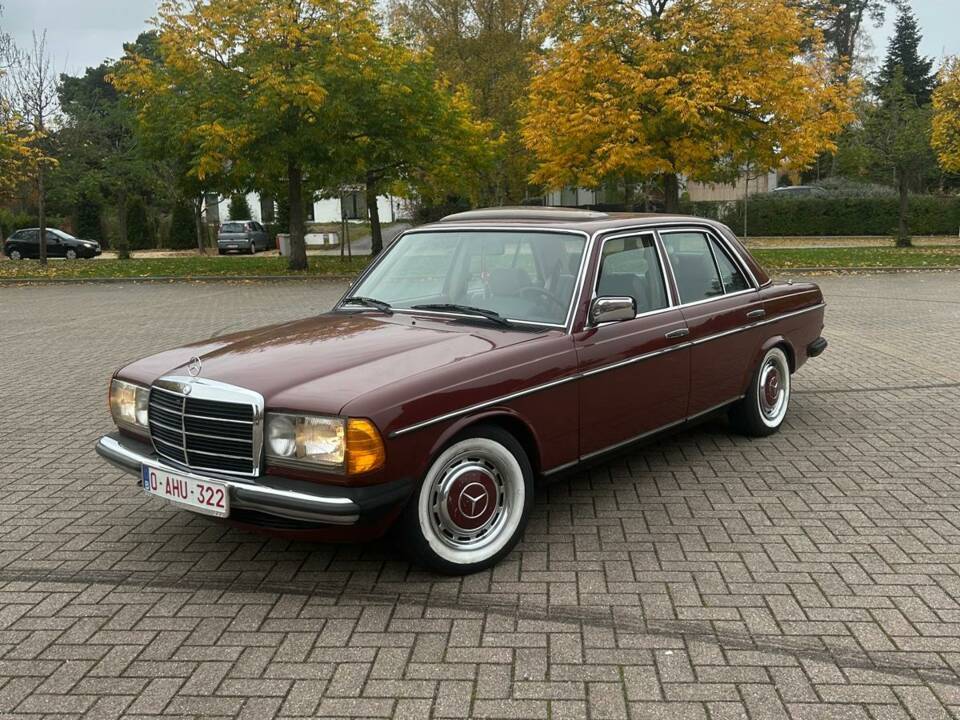 Bild 3/11 von Mercedes-Benz 230 E (1982)