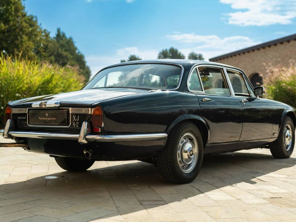 Bild 8/50 von Jaguar XJ 4.2 (1978)