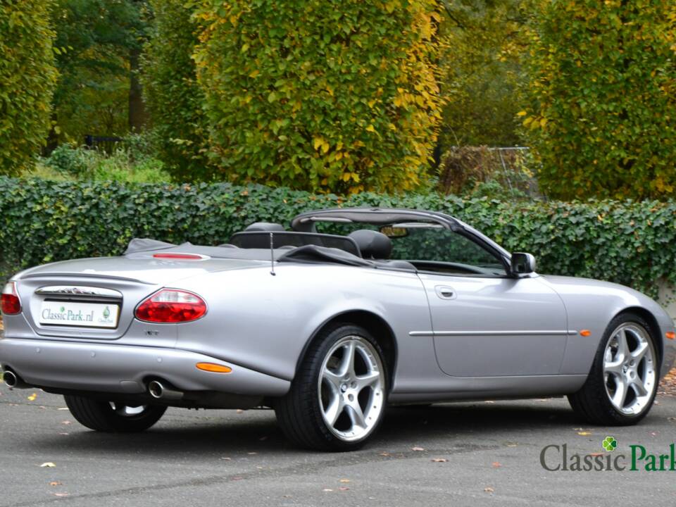 Image 4/50 of Jaguar XKR &quot;Silverstone&quot; (2000)