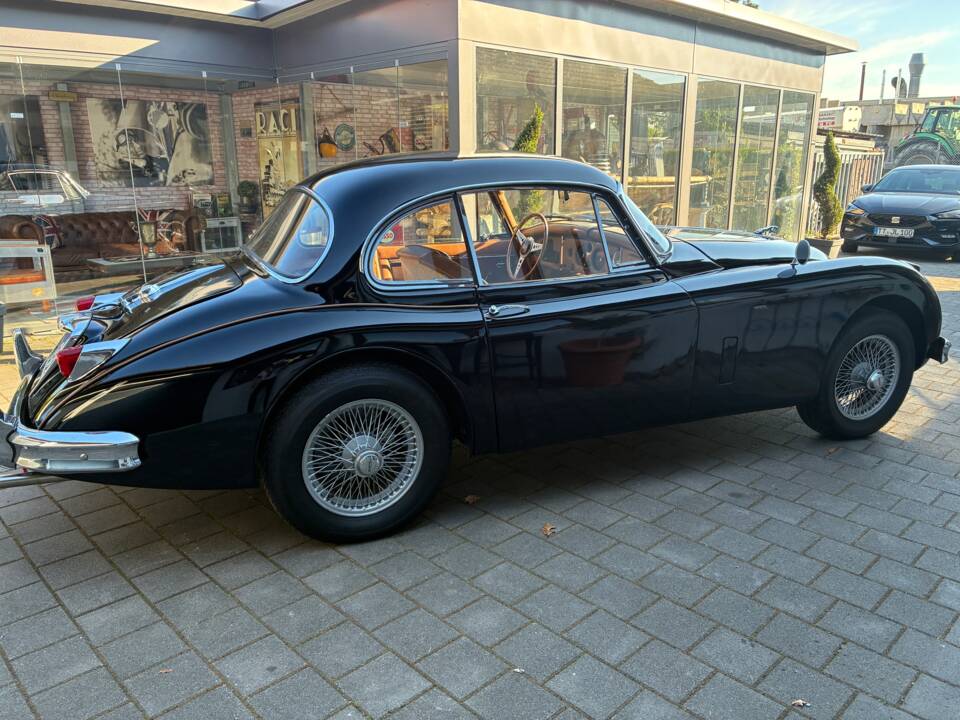 Image 24/46 de Jaguar XK 150 3.8 SE FHC (1960)