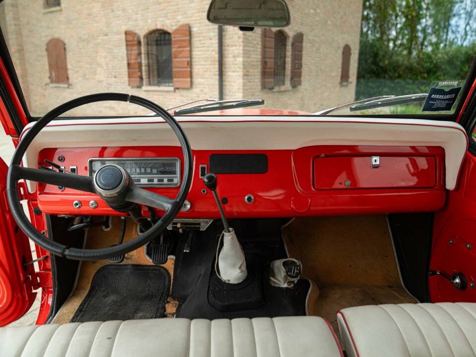 Bild 32/50 von Ebro Jeepster Commando C-101 (1976)