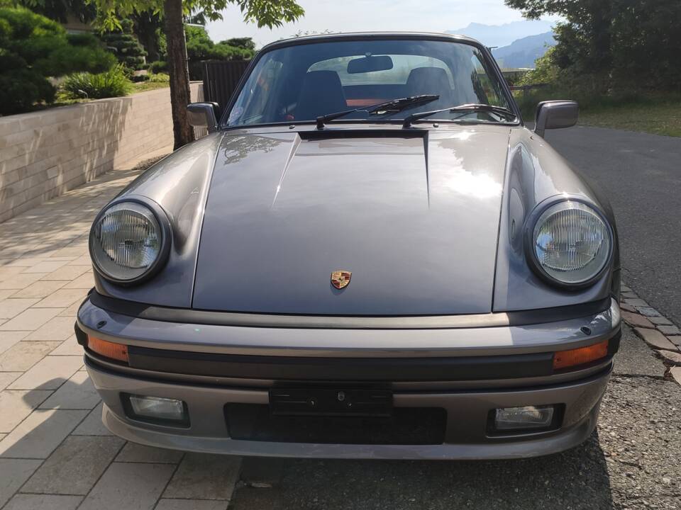 Image 23/104 of Porsche 911 Carrera 3.2 (1986)