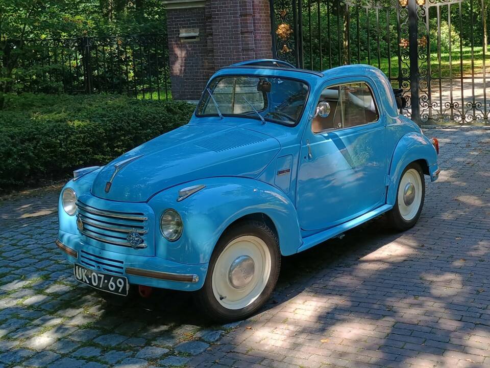 Image 2/7 of FIAT 500 C Topolino (1949)