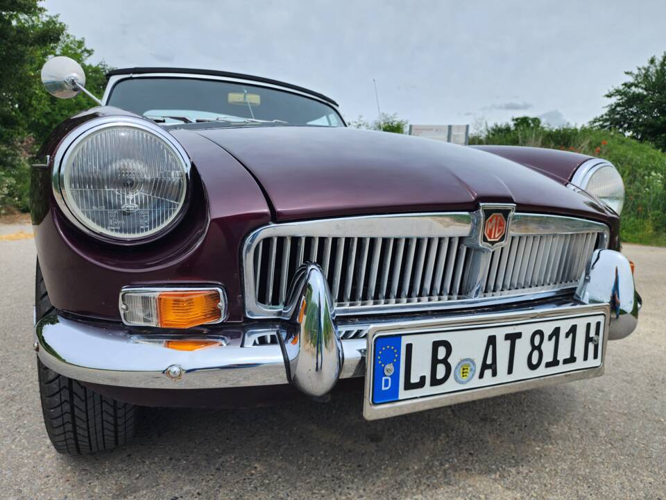 Image 28/55 of MG MGB (1969)