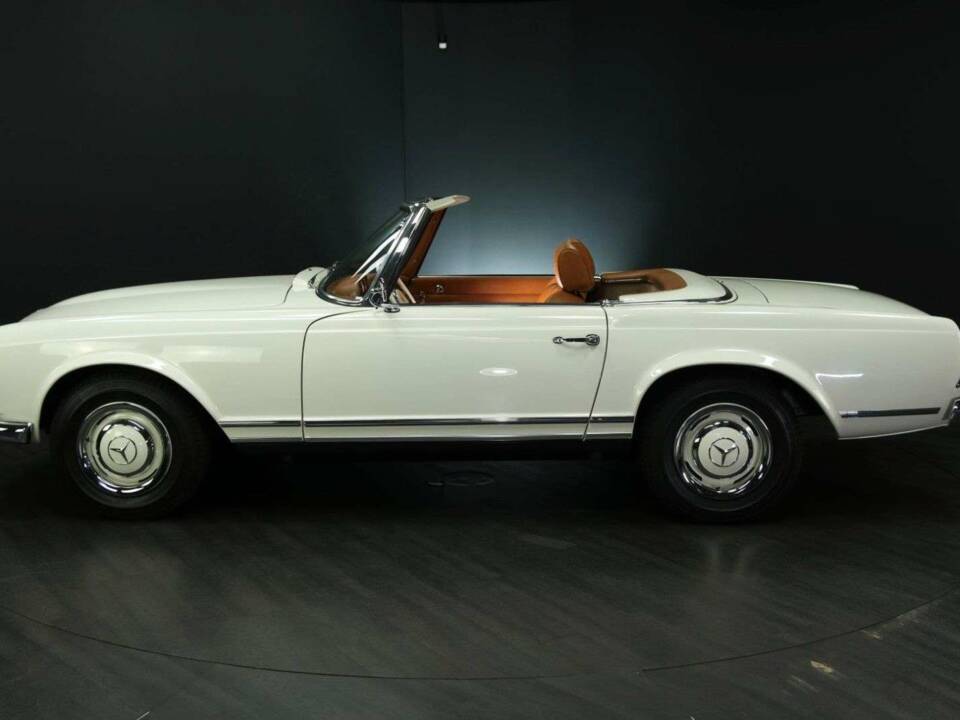 Image 3/50 of Mercedes-Benz 230 SL (1965)