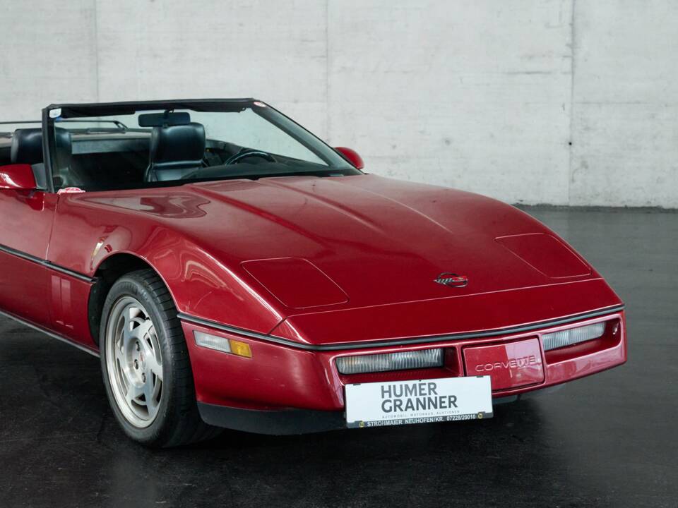 Imagen 44/50 de Chevrolet Corvette Convertible (1990)