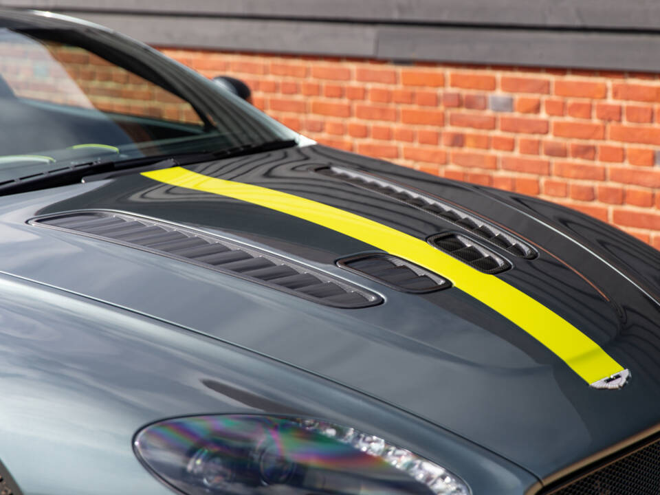 Afbeelding 15/62 van Aston Martin V12 Vantage AMR (2017)