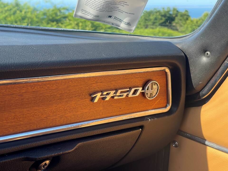 Imagen 9/12 de Alfa Romeo 1750 GT Veloce (1970)