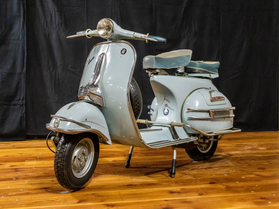 Image 1/14 de Piaggio Vespa 125 (1961)
