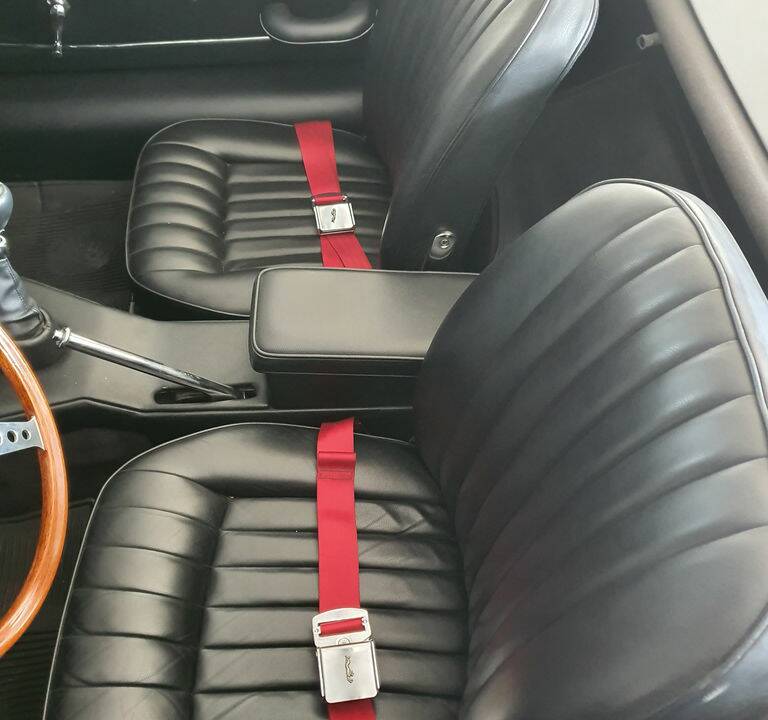 Bild 2/7 von Jaguar E-Type 4.2 (1966)