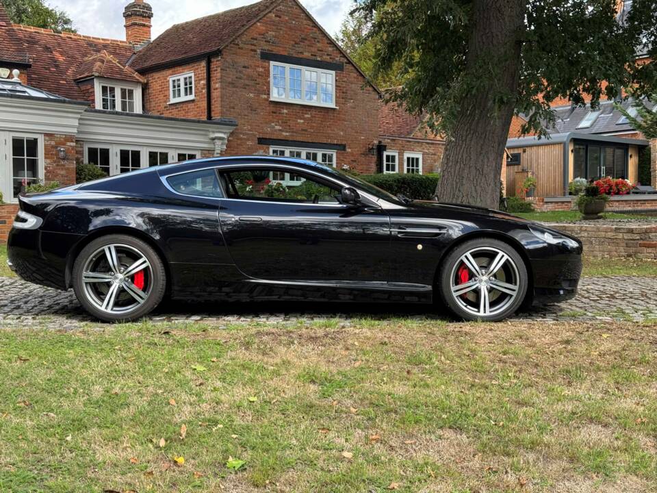 Image 10/30 of Aston Martin DB 9 (2008)