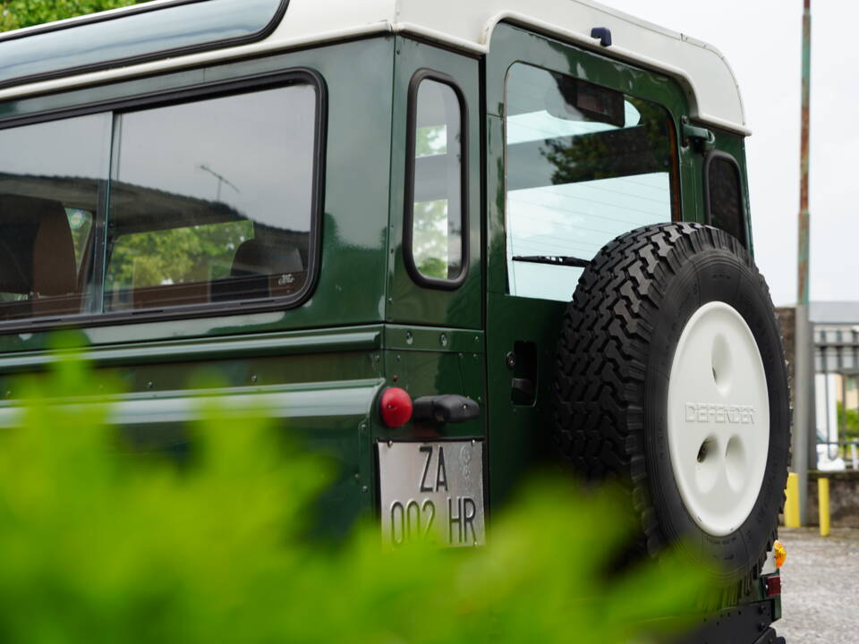 Image 4/35 de Land Rover Defender 90 (1998)