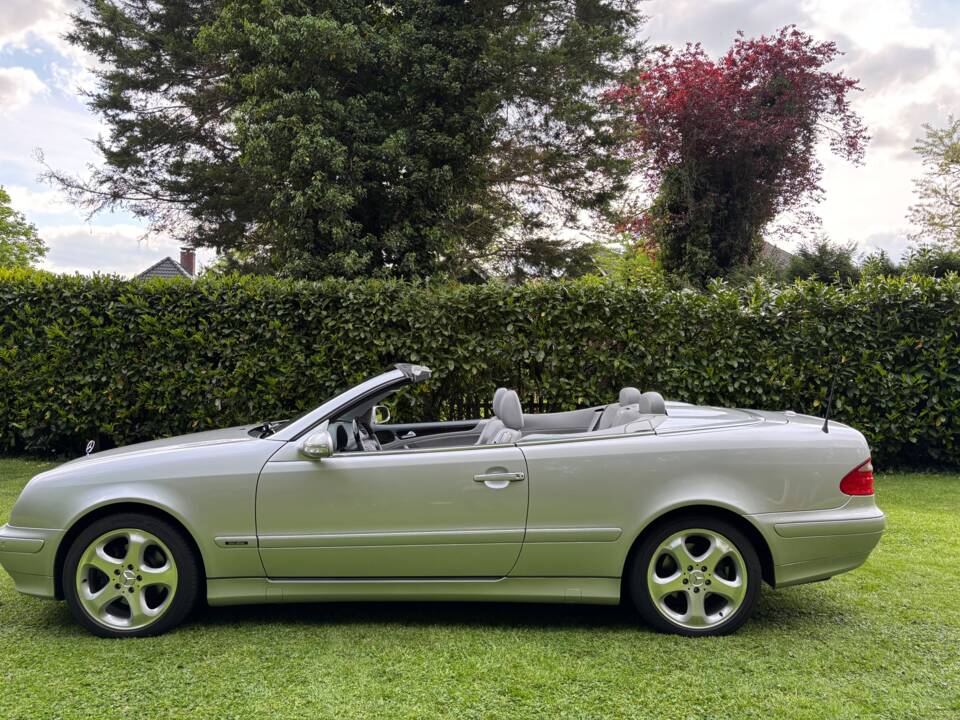 Image 3/23 of Mercedes-Benz CLK 200 Kompressor (2002)