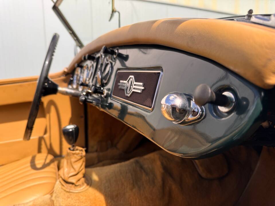 Image 36/79 of MG MGA 1600 (1961)