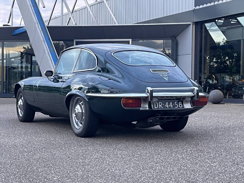 Image 7/46 de Jaguar Type E V12 (2+2) (1972)