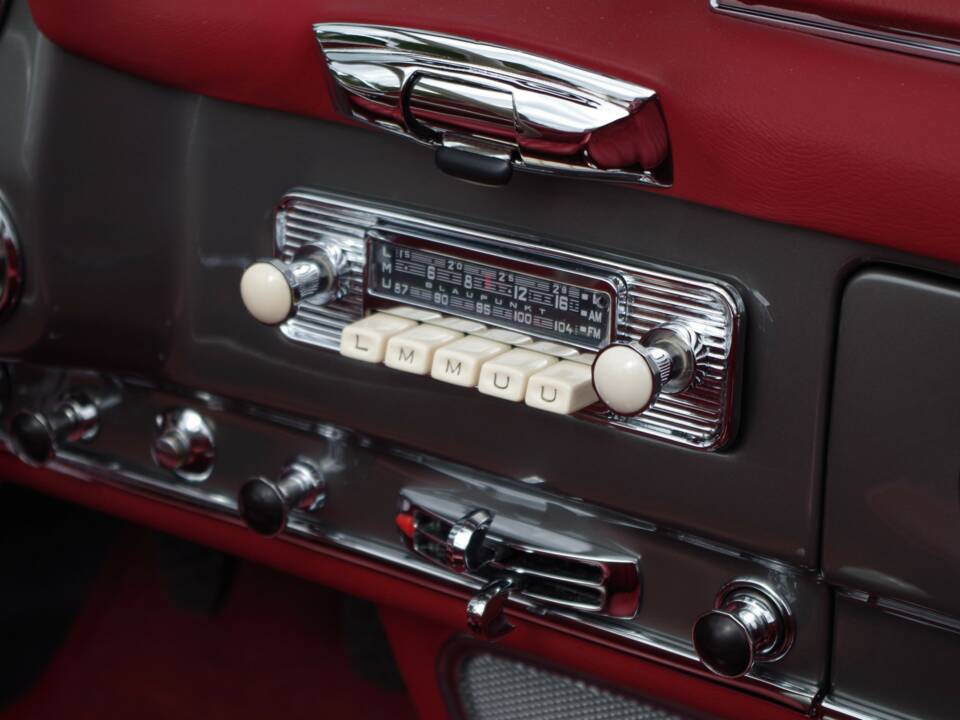 Image 48/50 of Mercedes-Benz 190 SL (1959)
